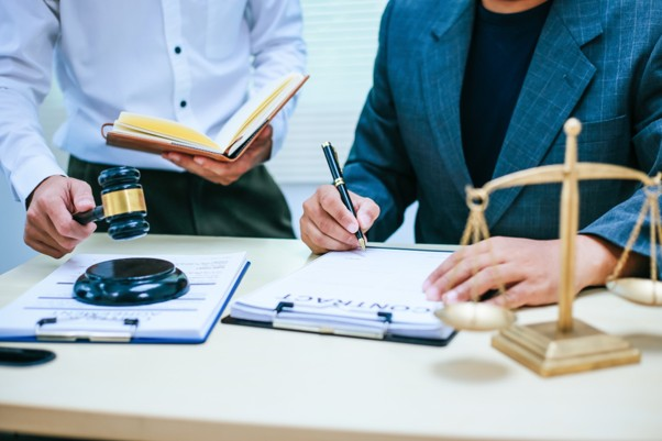 另一半外遇了,我到底可以告誰? 另一半外遇了,我到底可以告誰?